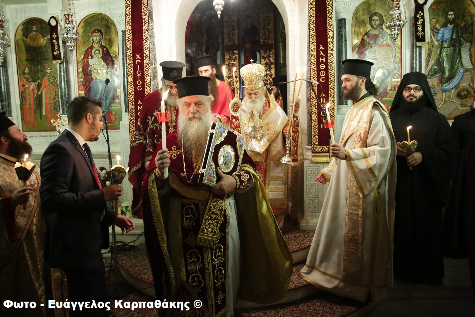 Φωτογραφία Αναστάσιμης Θείας Λειτουργίας του Πάσχα 2017 04